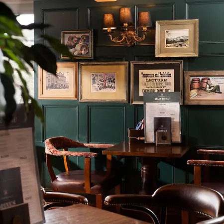 אורחן The Temperance Inn, - The Collection Group אמבלסייד